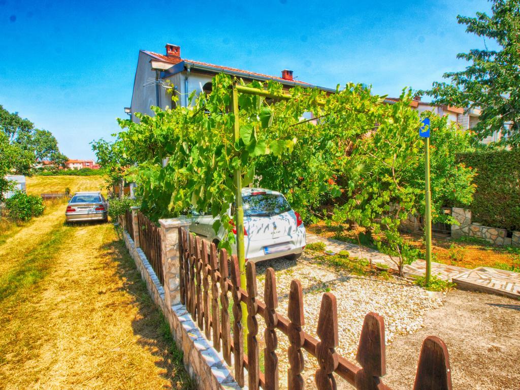 Apartments Zlatko 1397 Štinjan Εξωτερικό φωτογραφία